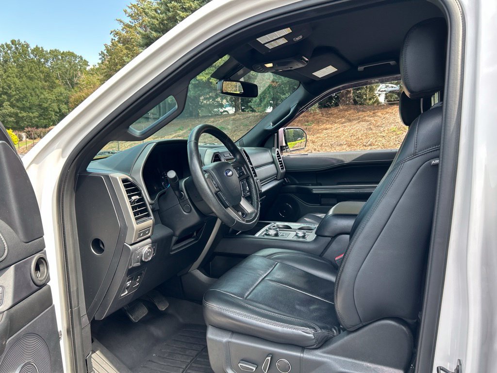 Used 2019 Ford Expedition Max XLT w/ Equipment Group 202A AWD/4WD image 41