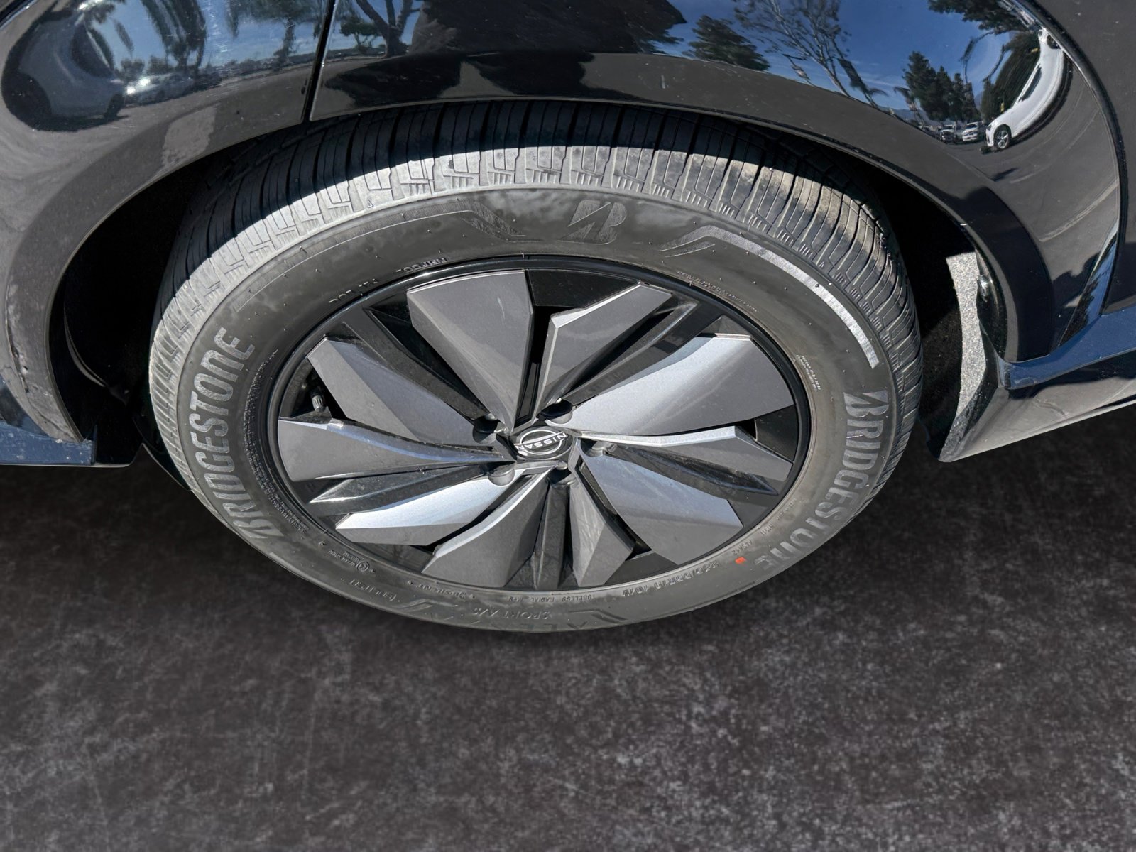 Used 2024 Nissan Ariya FWD image 14