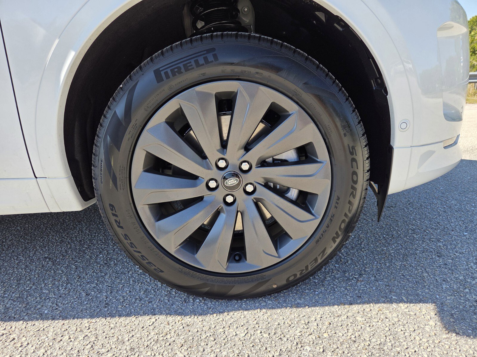 New 2025 Land Rover Discovery Sport S AWD/4WD image 9