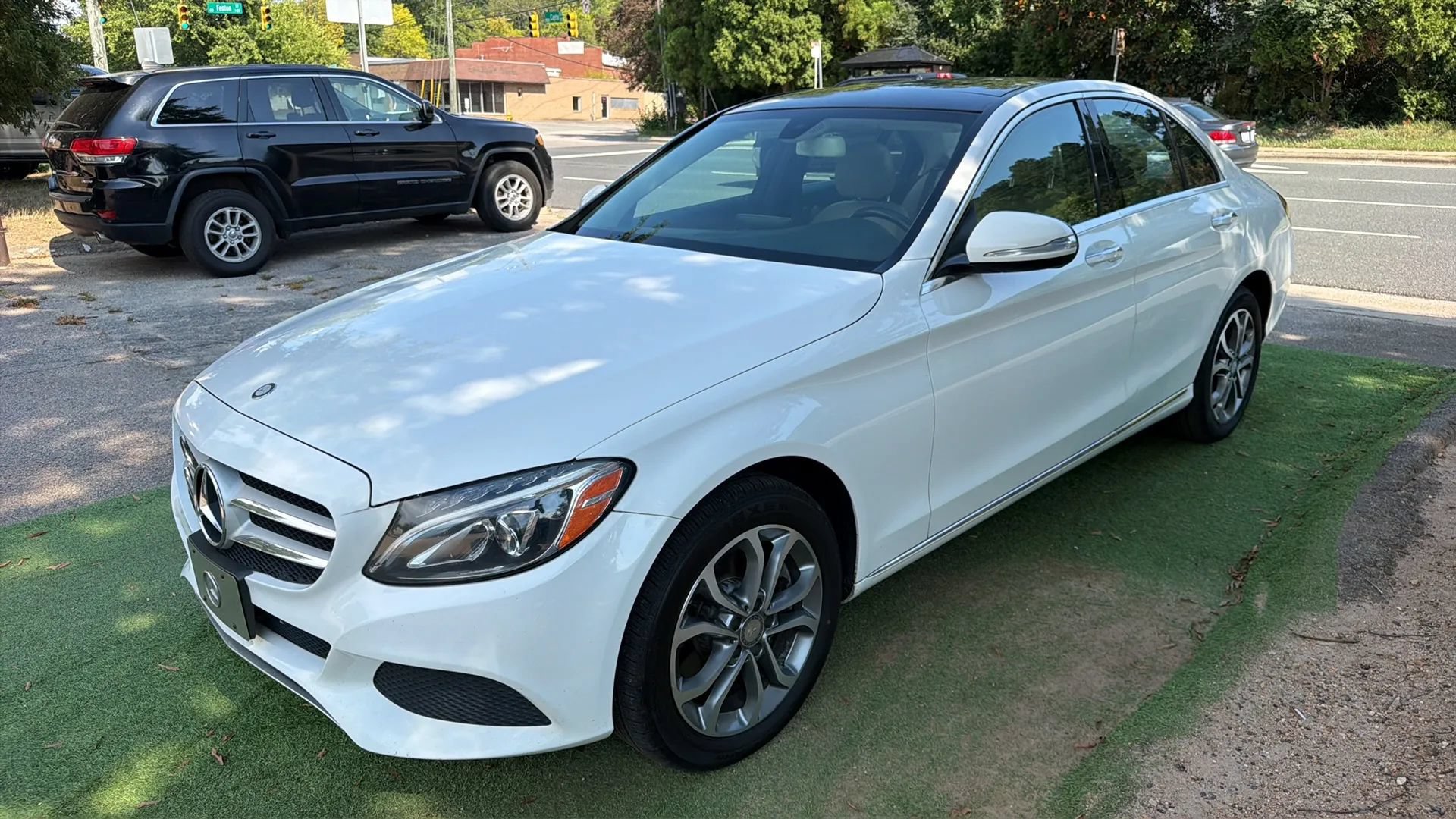 Used 2015 Mercedes-Benz C 300 4MATIC Sedan image 3
