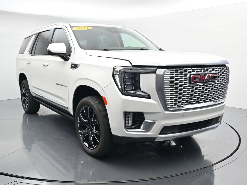 Used 2024 GMC Yukon Denali w/ Advanced Technology Package AWD/4WD image 7