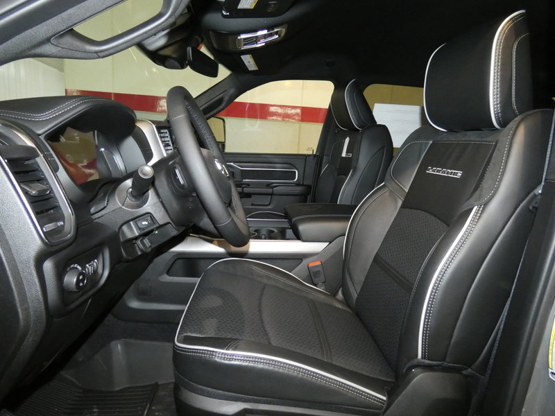 New 2026 RAM 2500 Laramie AWD/4WD image 10