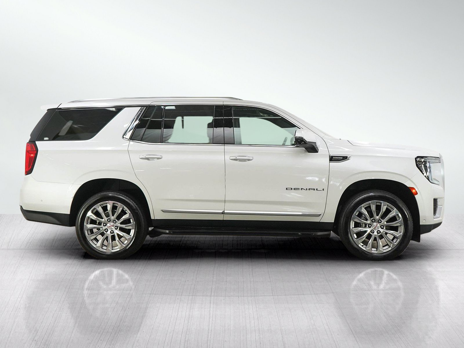 Used 2024 GMC Yukon Denali w/ Advanced Technology Package AWD/4WD image 6