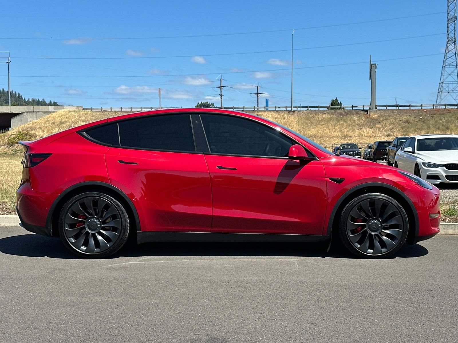 Used 2022 Tesla Model Y Performance AWD/4WD image 2