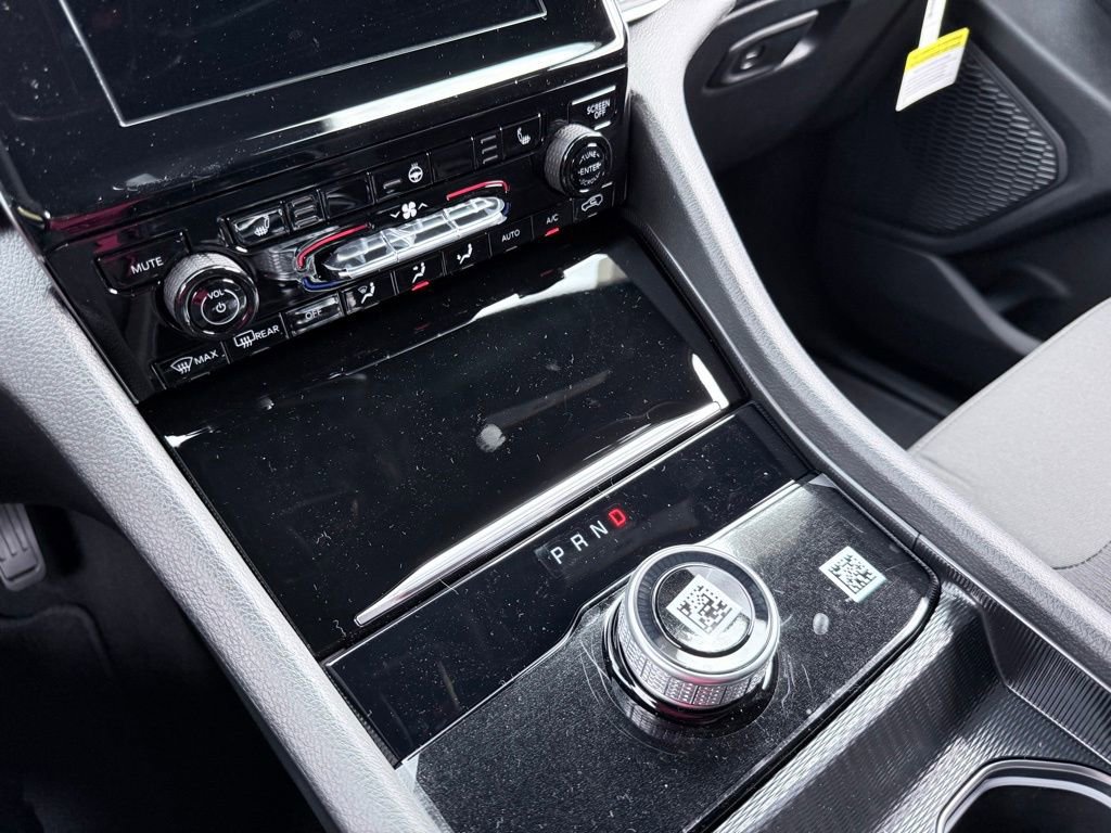 New 2025 Jeep Grand Cherokee Laredo image 17