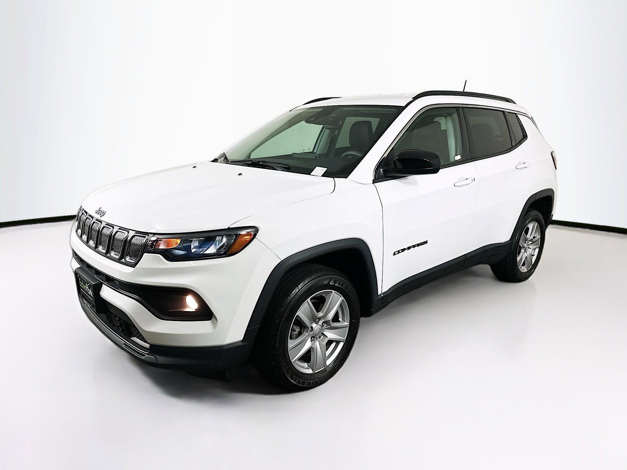 Used 2022 Jeep Compass Latitude image 3