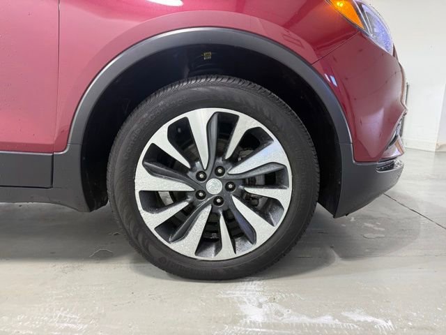 Used 2019 Buick Encore Essence image 28