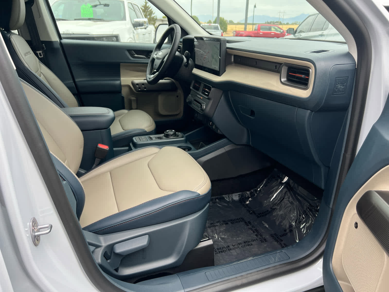 New 2025 Ford Maverick Lariat w/ 4K Tow Package image 19