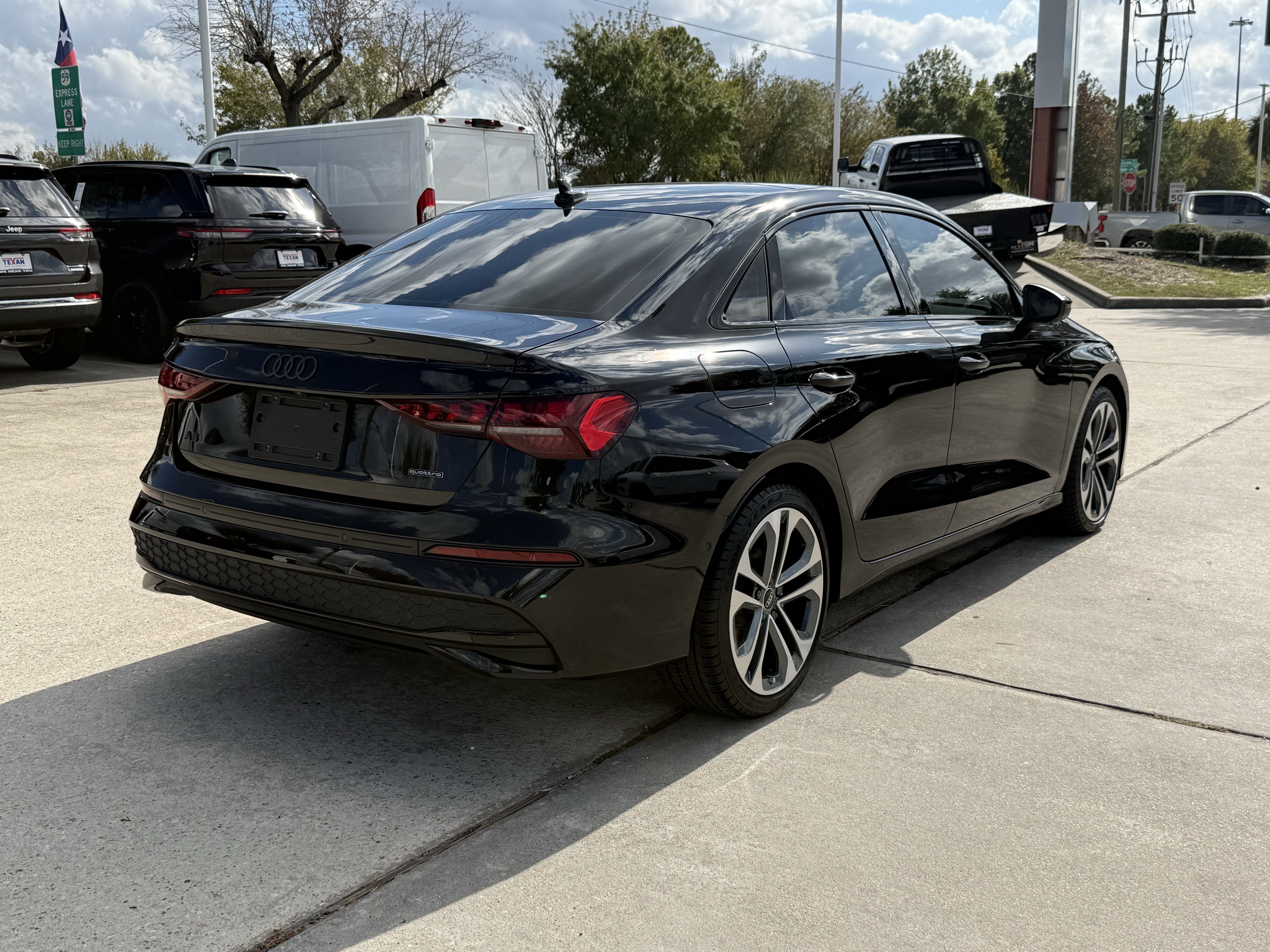Used 2025 Audi A3 2.0T Premium w/ Black Optic Package image 5