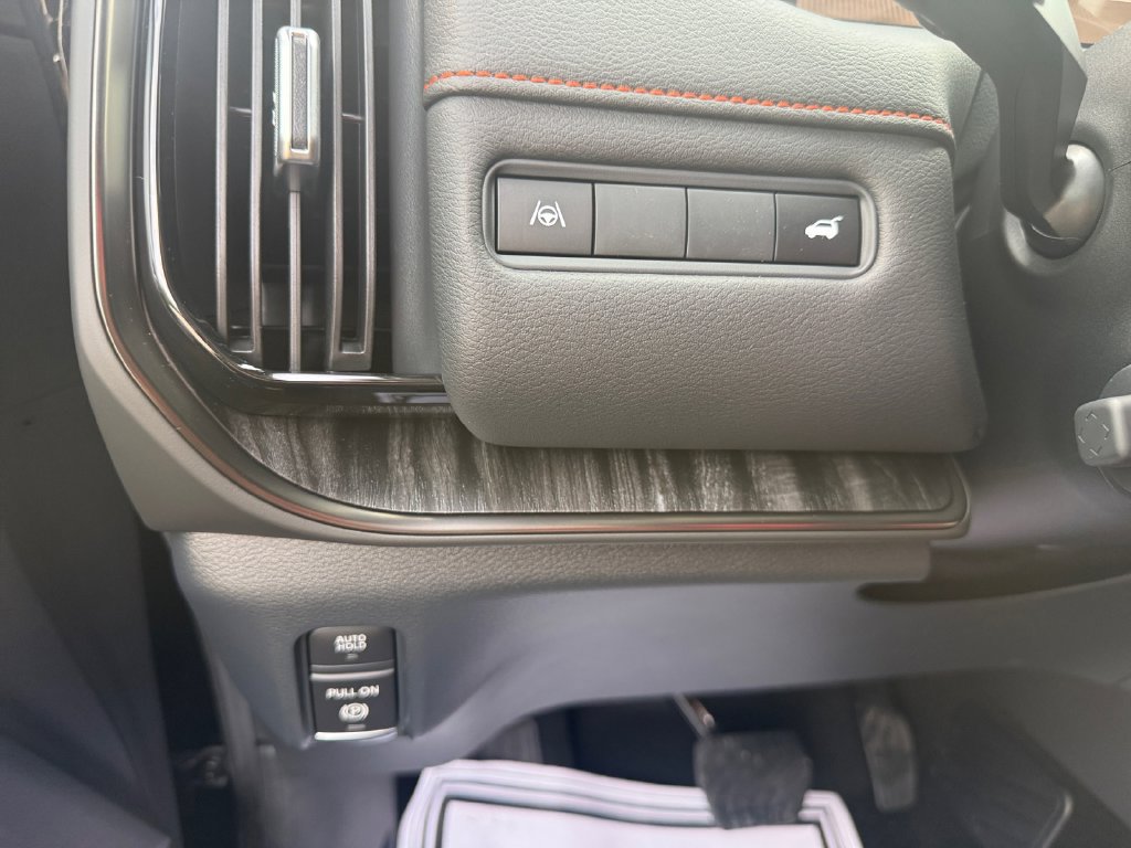 New 2026 Nissan Armada PRO-4X AWD/4WD image 24