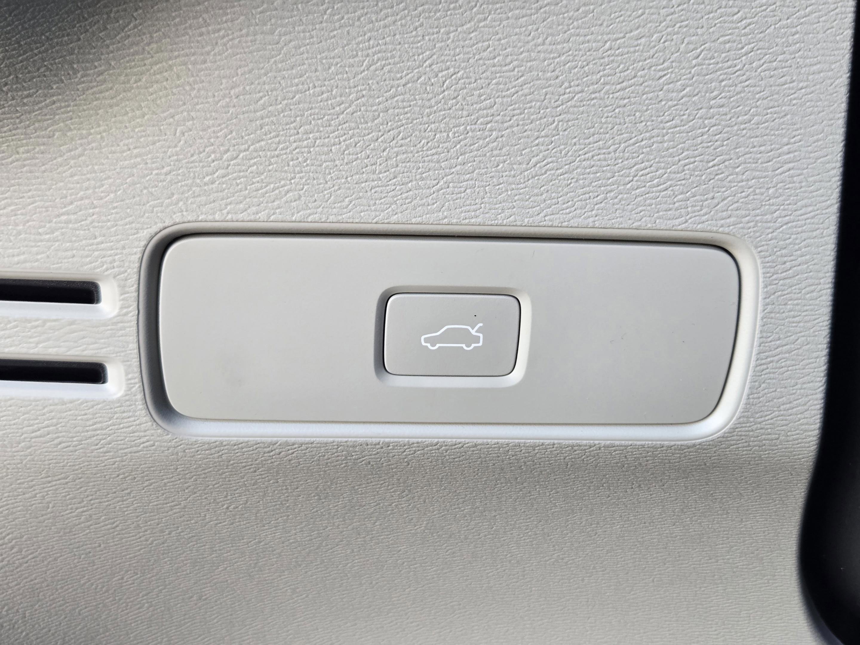 Used 2026 Volvo XC40 B5 Plus w/ Protection Package Premier image 20