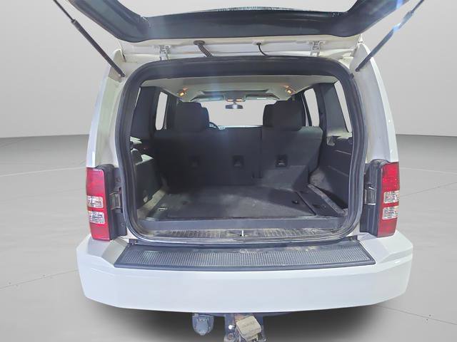 Used 2009 Jeep Liberty Sport image 32