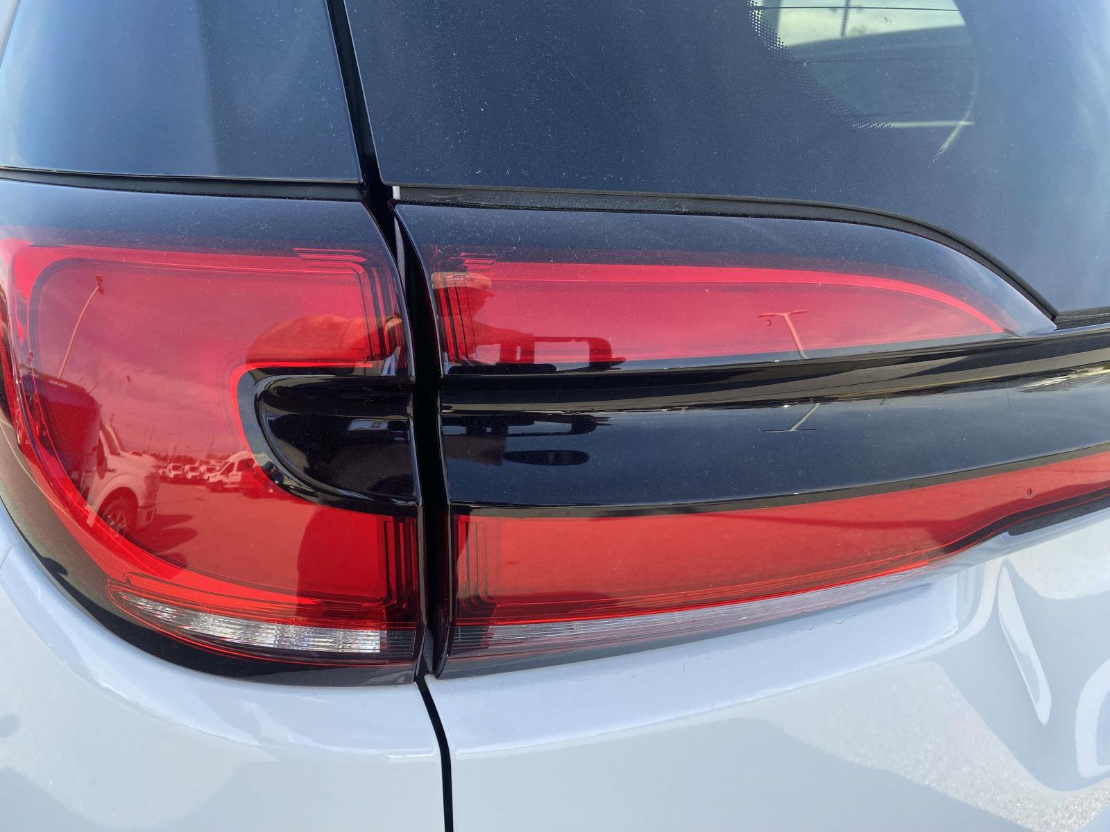 Used 2024 Chrysler Pacifica Touring-L image 11