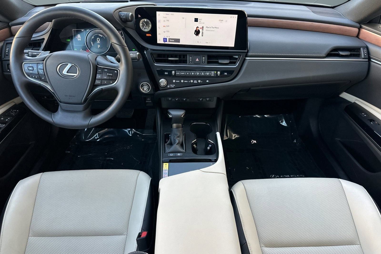 Certified 2025 Lexus ES 300h w/ Premium Package image 18