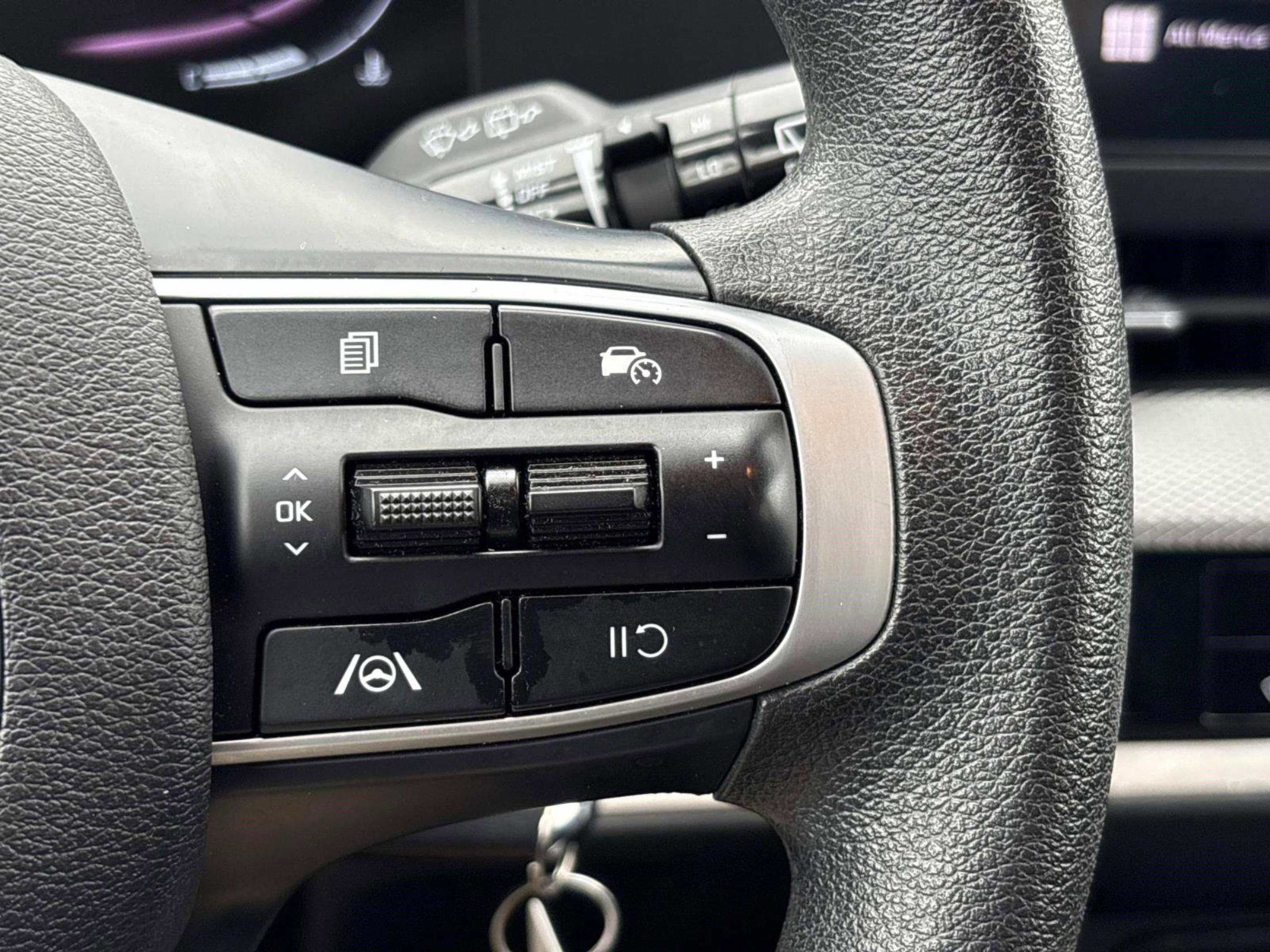 Used 2023 Kia Sportage LX image 29