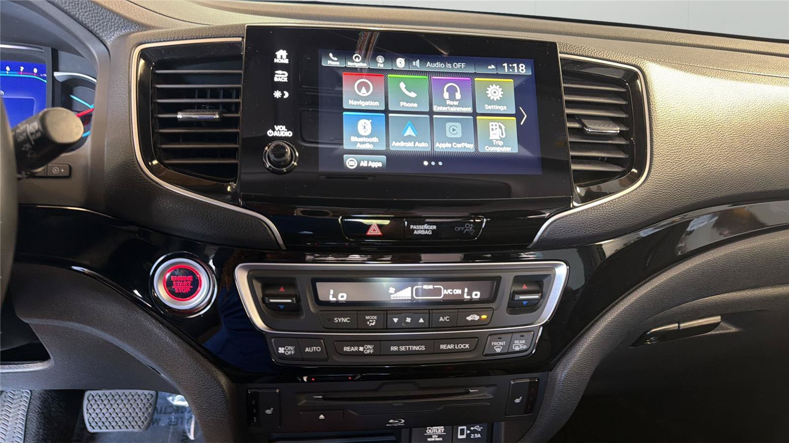 Used 2022 Honda Pilot Touring image 17
