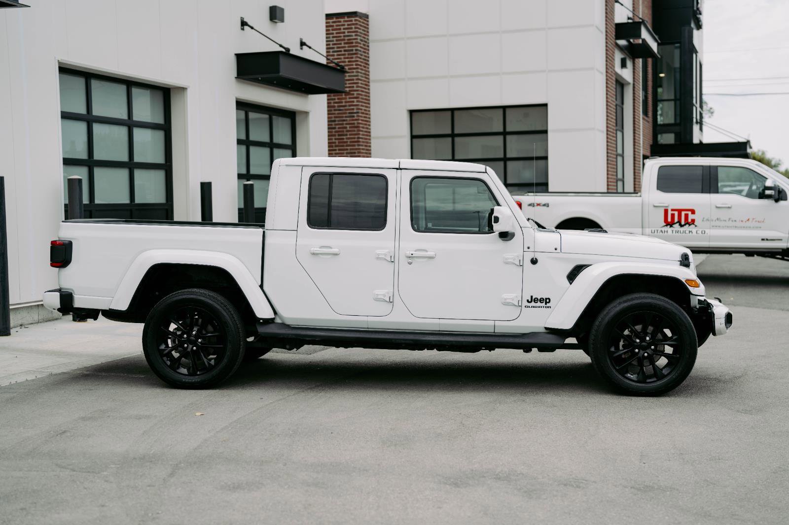 Used 2021 Jeep Gladiator Overland image 9