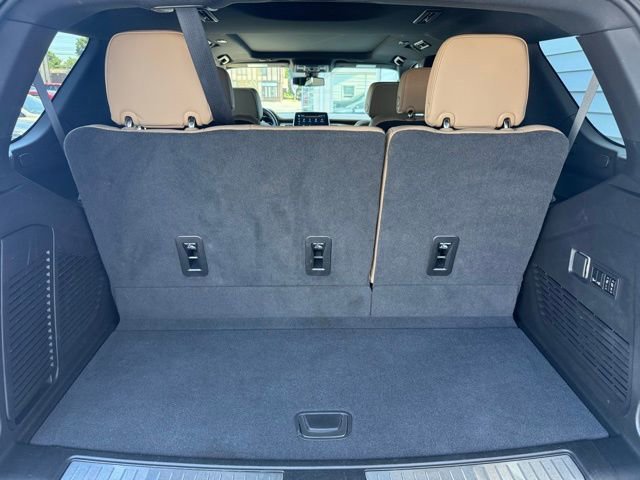 Used 2022 Chevrolet Tahoe Premier AWD/4WD image 14