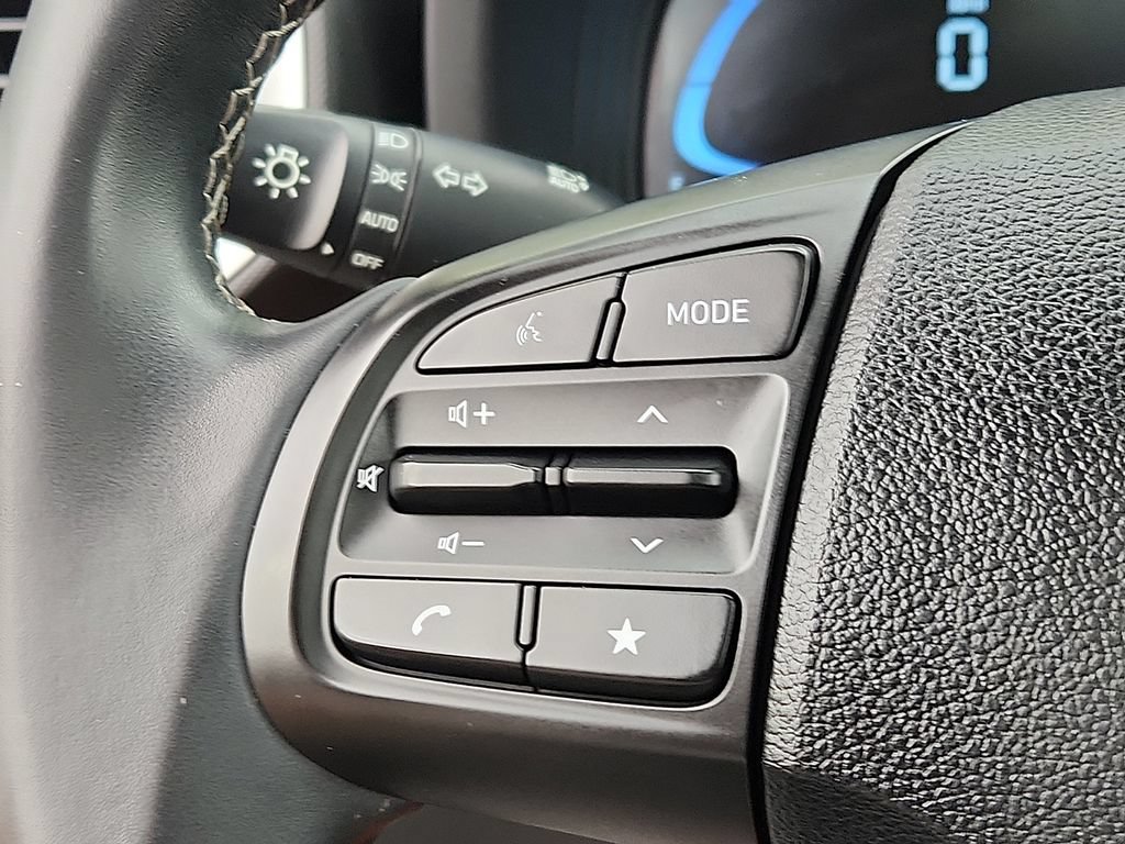 Used 2025 Hyundai Venue SEL FWD image 21
