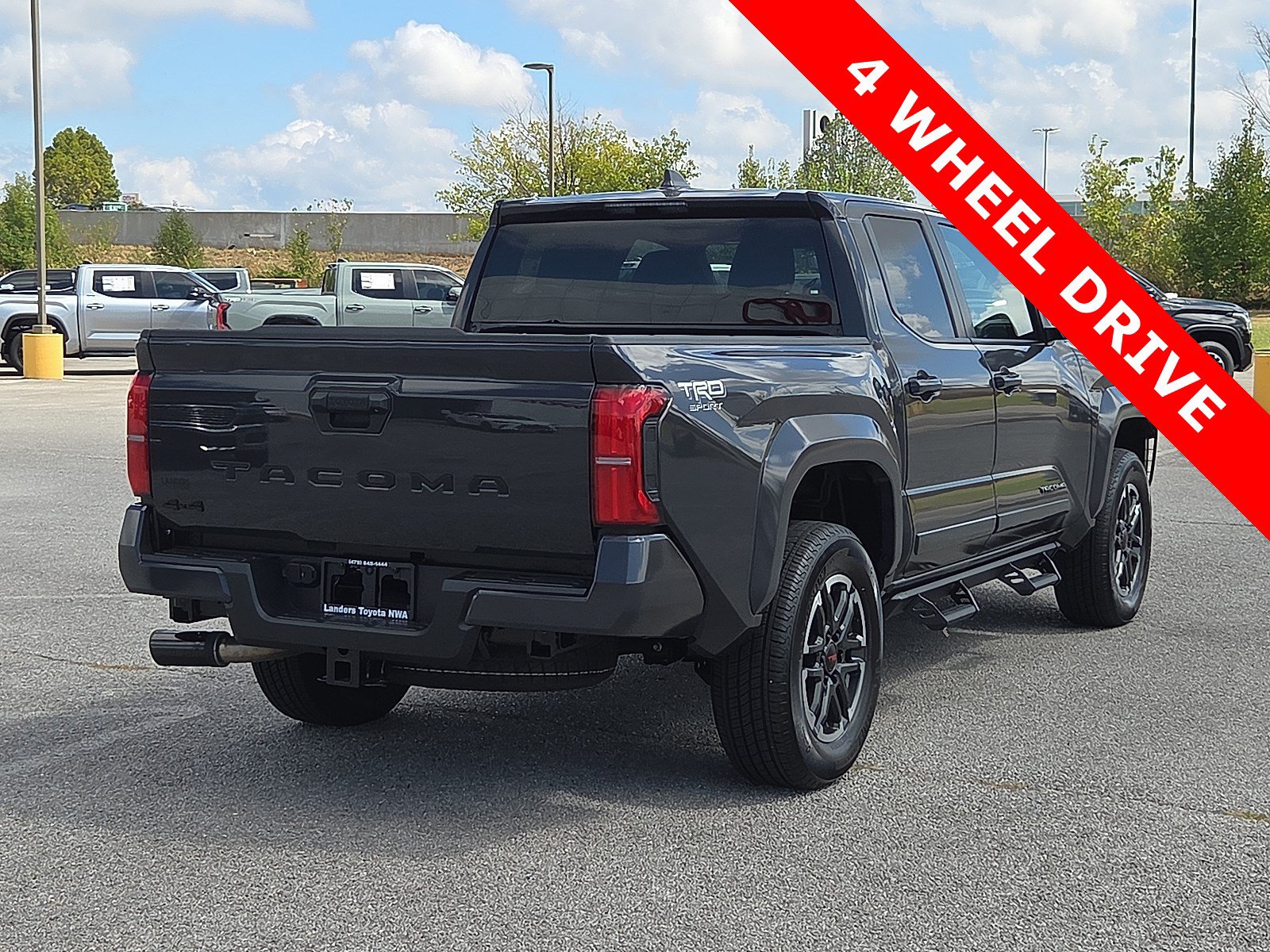 Used 2025 Toyota Tacoma TRD Sport AWD/4WD image 5