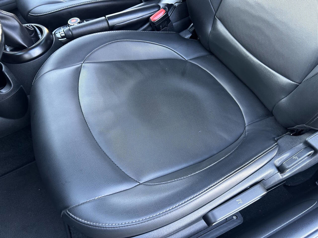 Used 2019 MINI Cooper 2-Door Hardtop image 9