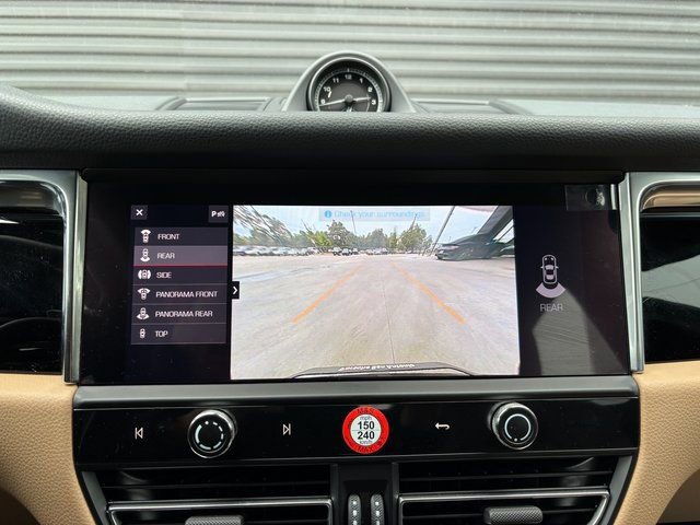 Used 2025 Porsche Macan AWD/4WD image 20