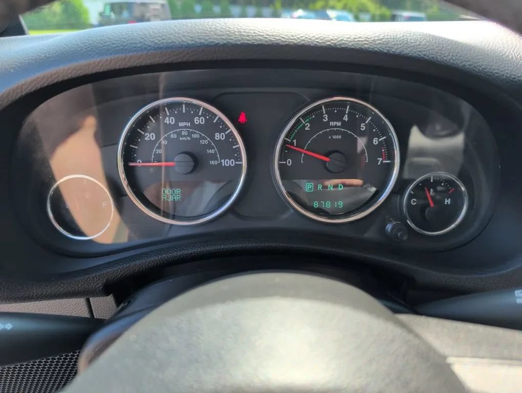 Used 2013 Jeep Wrangler Unlimited Sport AWD/4WD image 8
