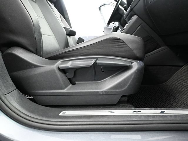 Used 2019 Volkswagen Tiguan SEL Premium R-Line FWD image 44