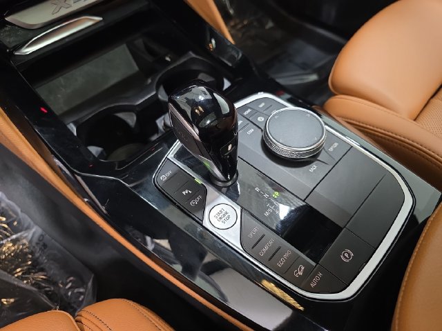 Used 2023 BMW X4 xDrive30i AWD/4WD image 25