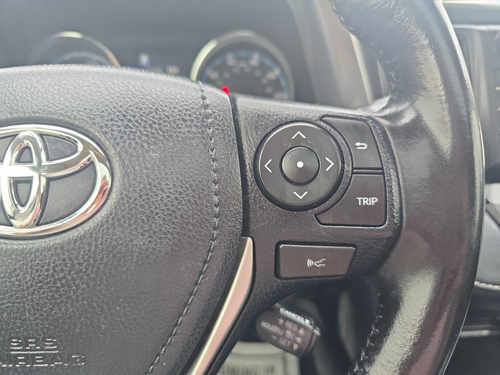 Used 2018 Toyota RAV4 XLE image 23