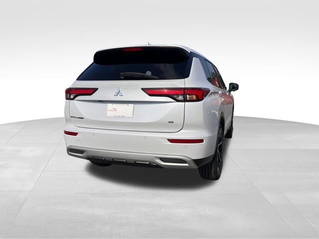 Used 2023 Mitsubishi Outlander SE FWD image 5