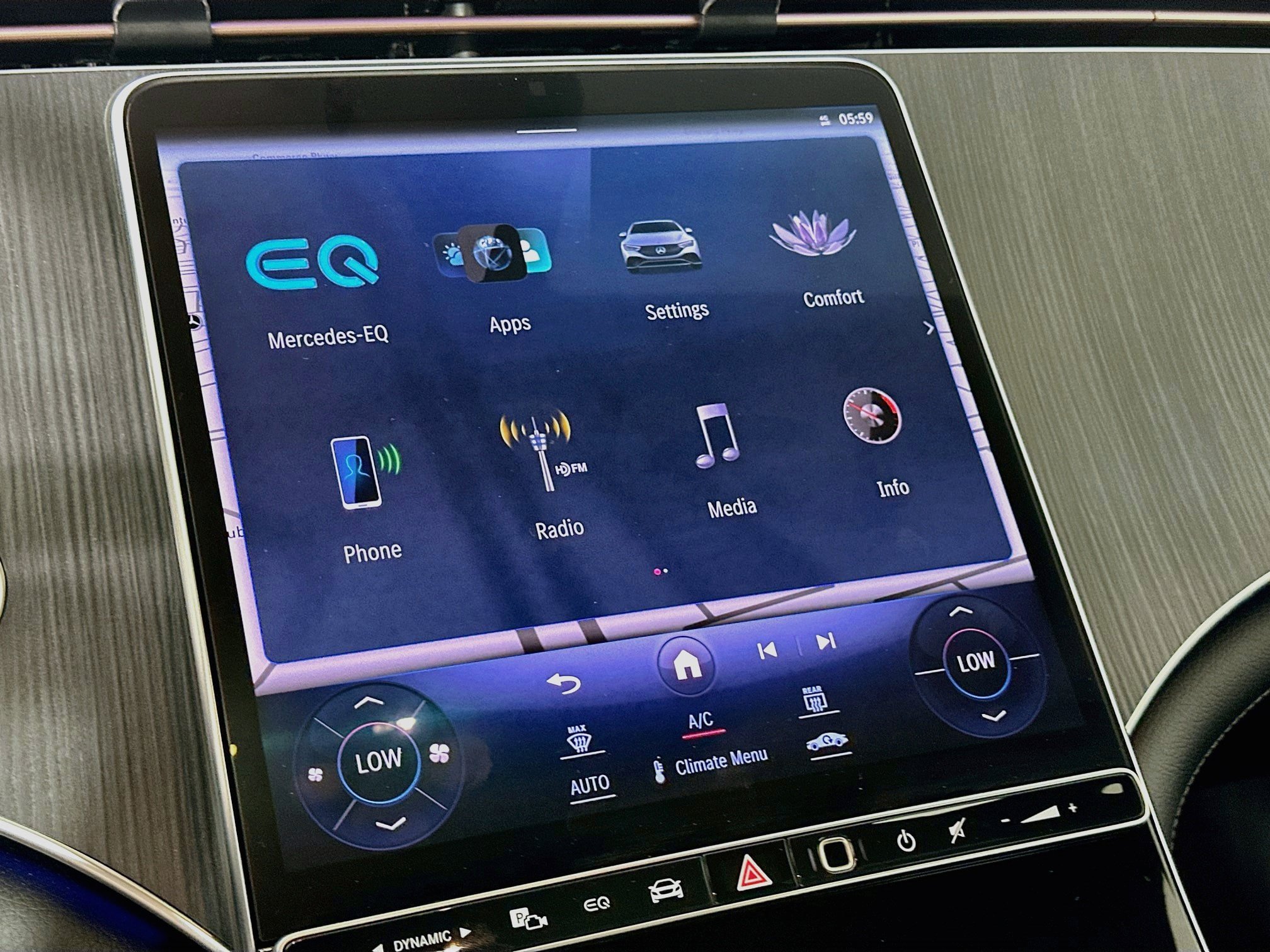 Certified 2024 Mercedes-Benz EQE 350+ 4MATIC Sedan w/ Driver Assistance Package image 19