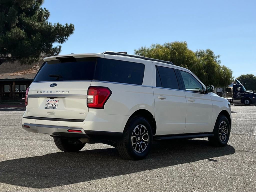 Used 2024 Ford Expedition Max XLT image 6