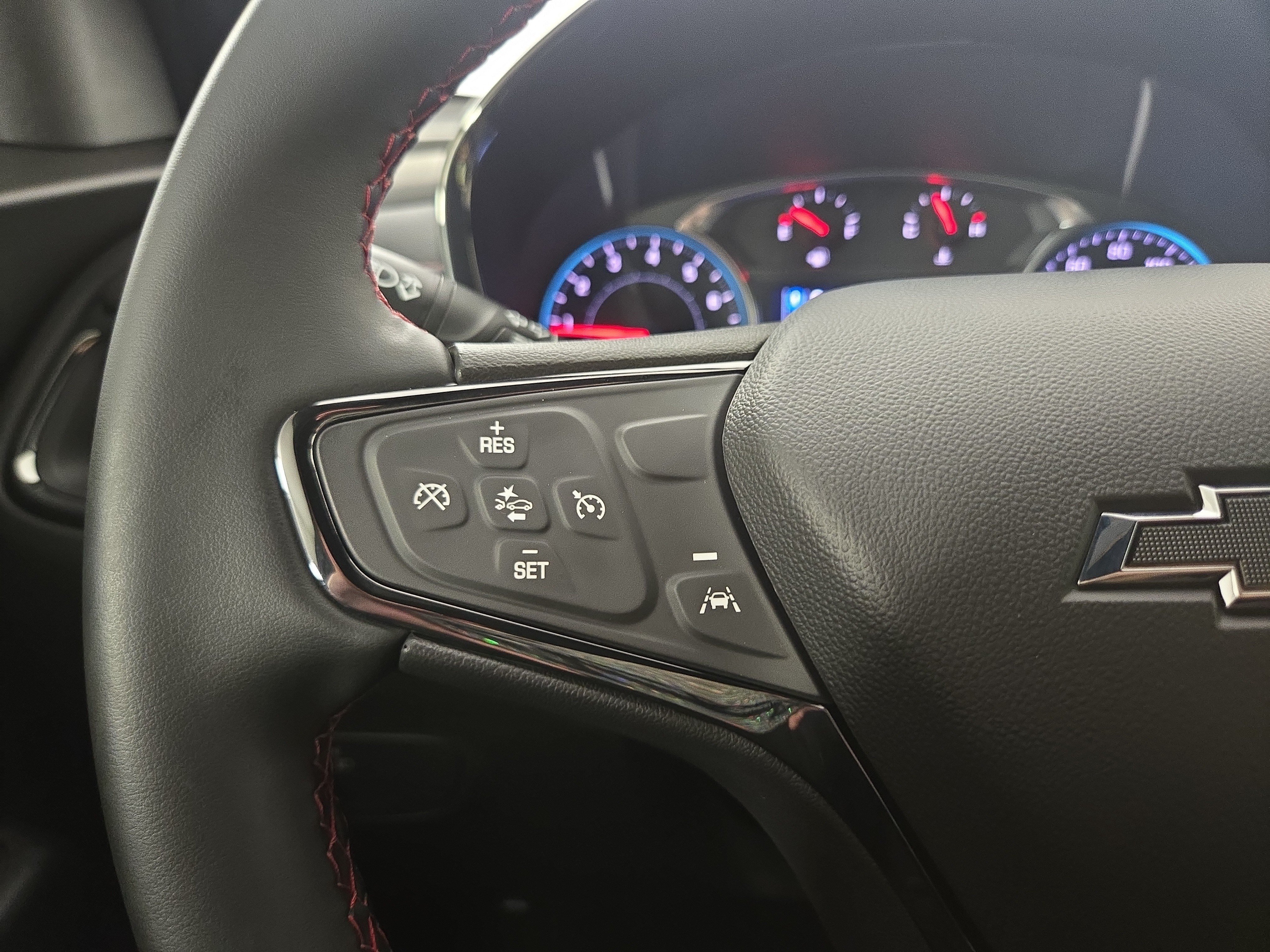 Certified 2024 Chevrolet Equinox RS FWD image 15