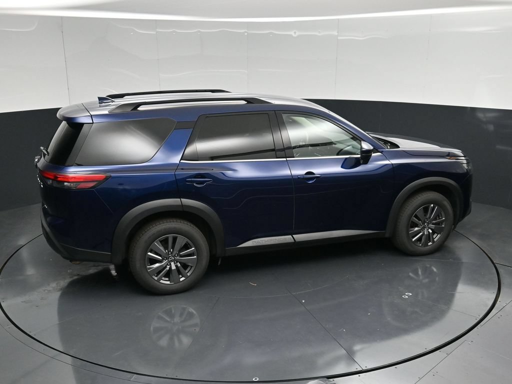 Used 2025 Nissan Pathfinder SV AWD/4WD image 45