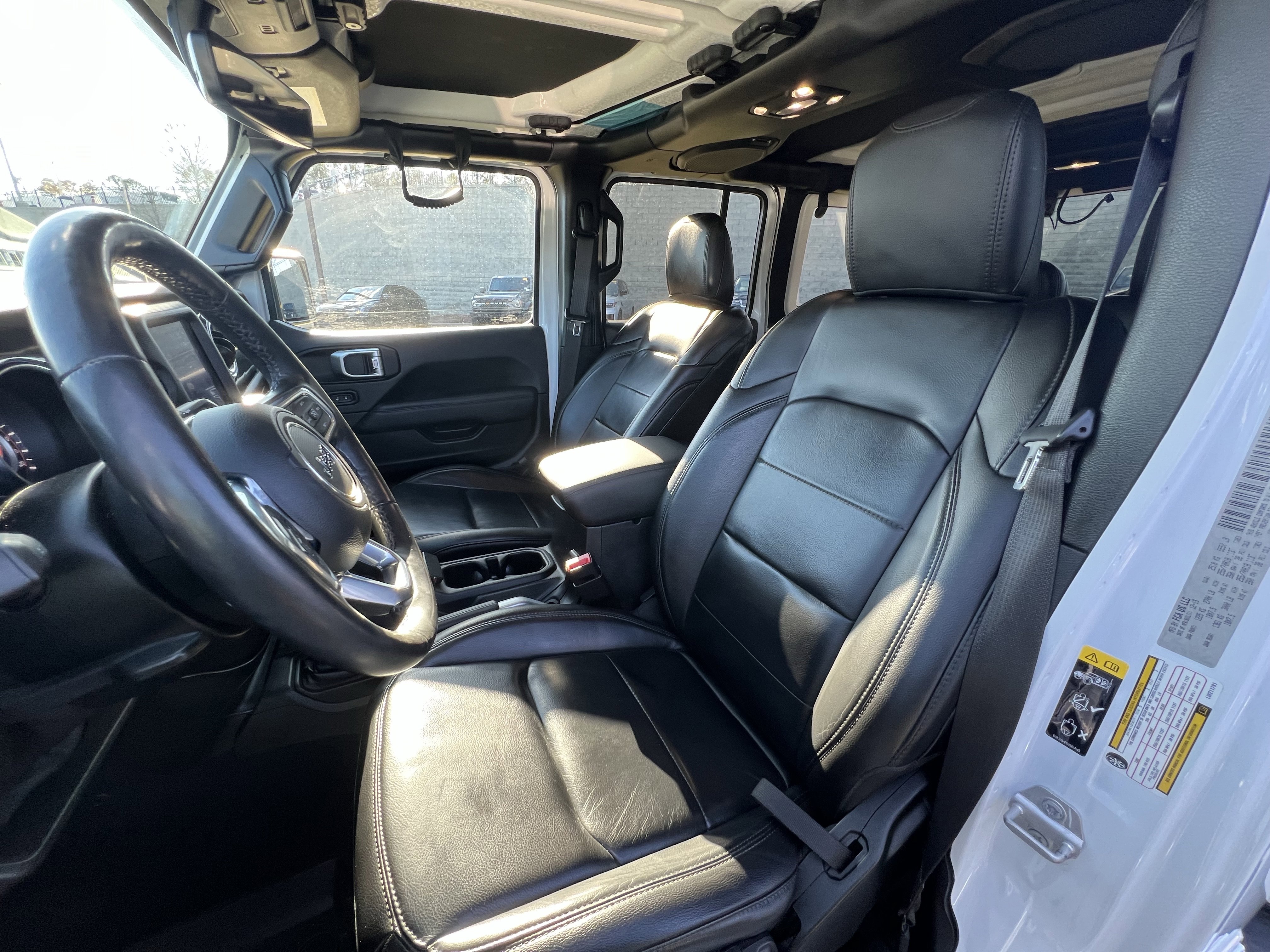 Used 2020 Jeep Wrangler Unlimited Sahara AWD/4WD image 16