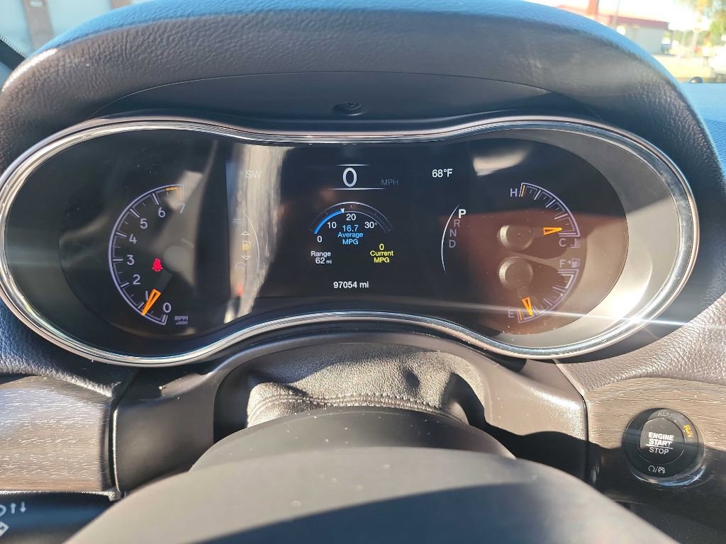 Used 2018 Jeep Grand Cherokee Laredo image 19