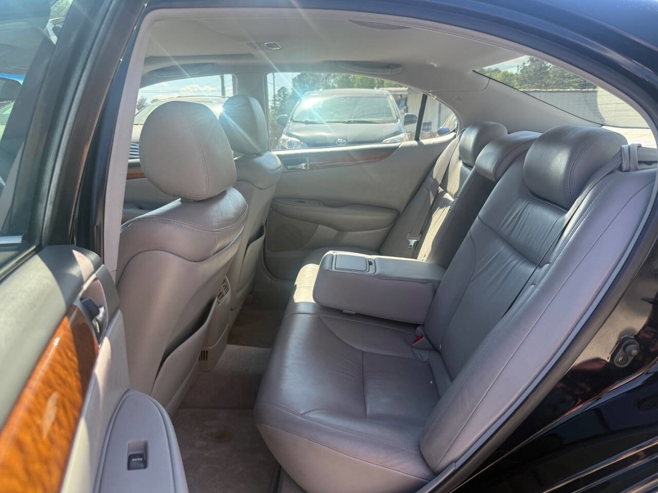 Used 2005 Lexus ES 330 image 11