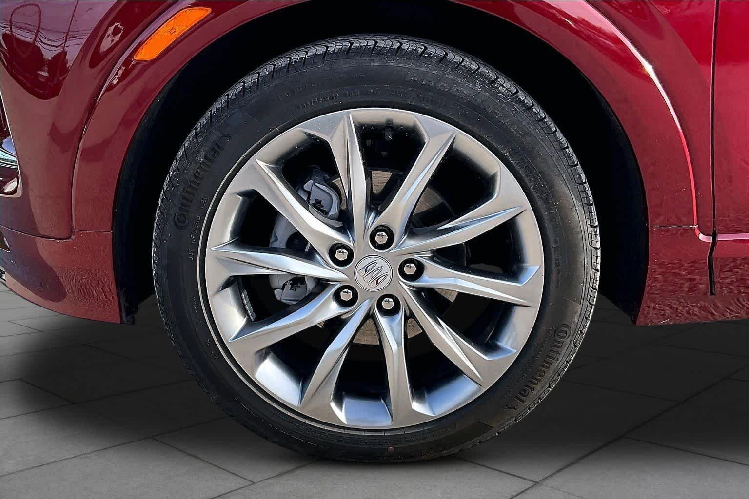 Used 2025 Buick Encore GX Avenir w/ Avenir Technology Package FWD image 11