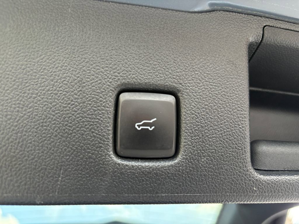 Used 2023 Ford Escape ST-Line FWD image 8