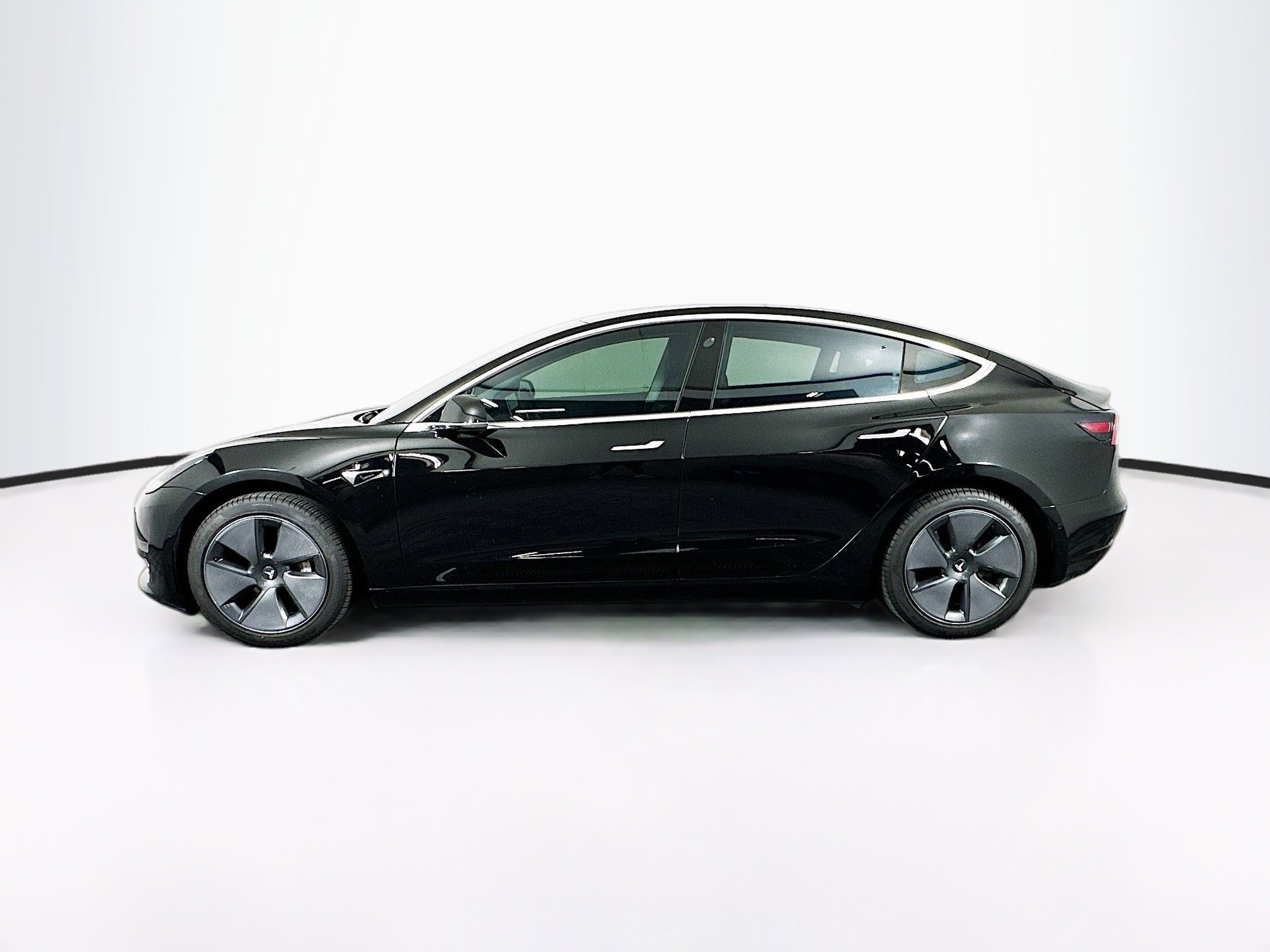 Used 2018 Tesla Model 3 Long Range RWD image 4