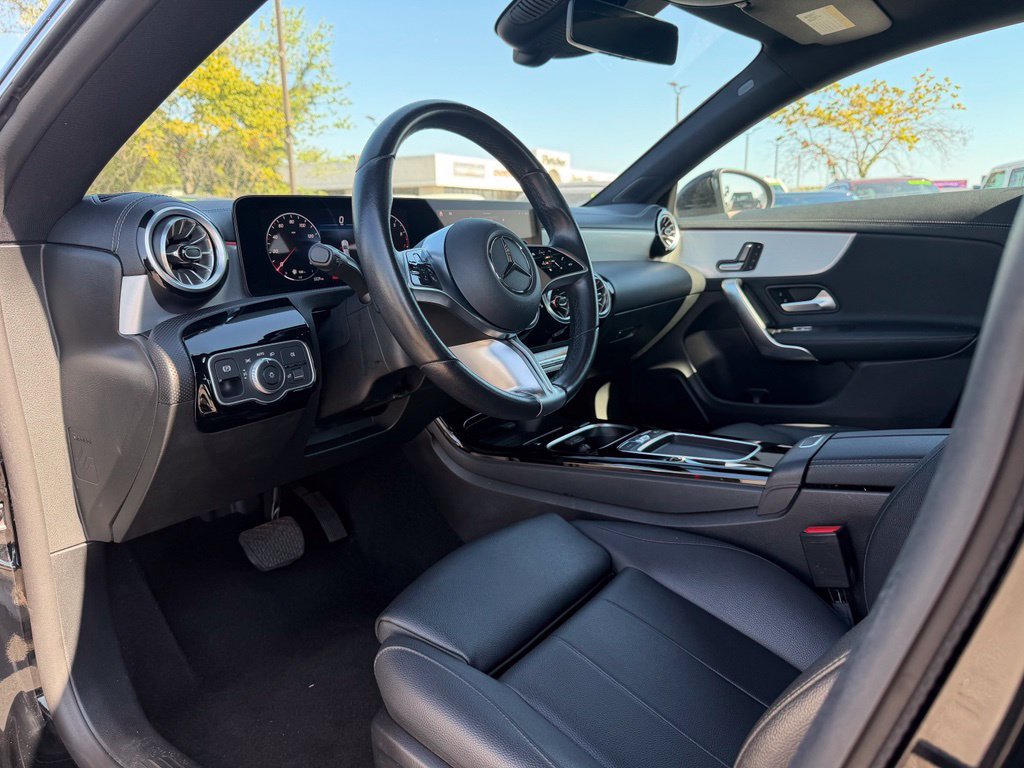 Used 2025 Mercedes-Benz CLA 250 image 9