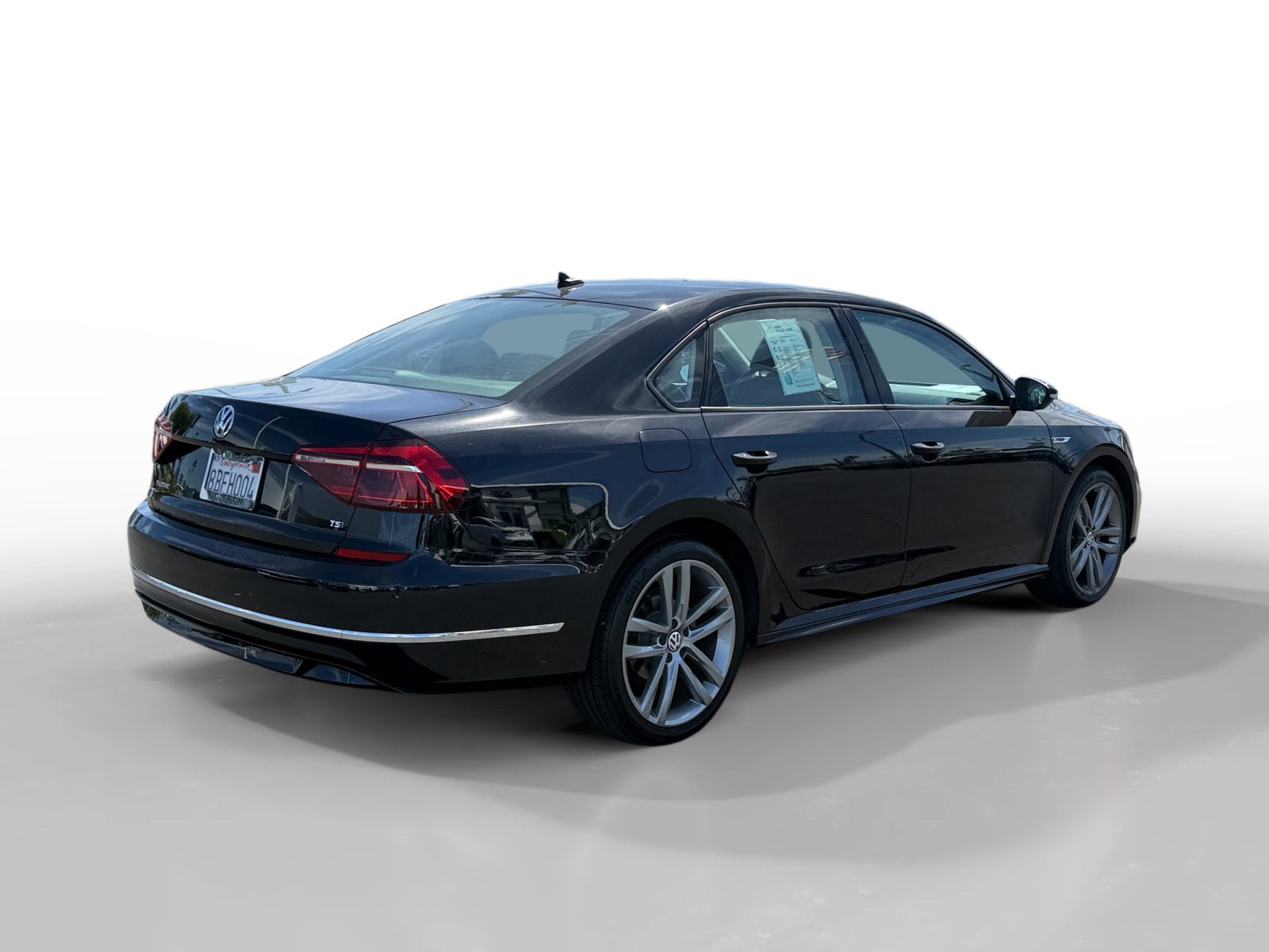 Used 2018 Volkswagen Passat 2.0T R-Line image 5