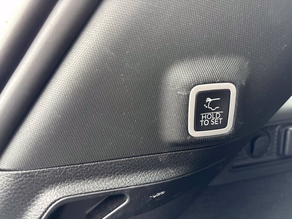 Used 2022 Jeep Grand Cherokee Summit AWD/4WD image 32