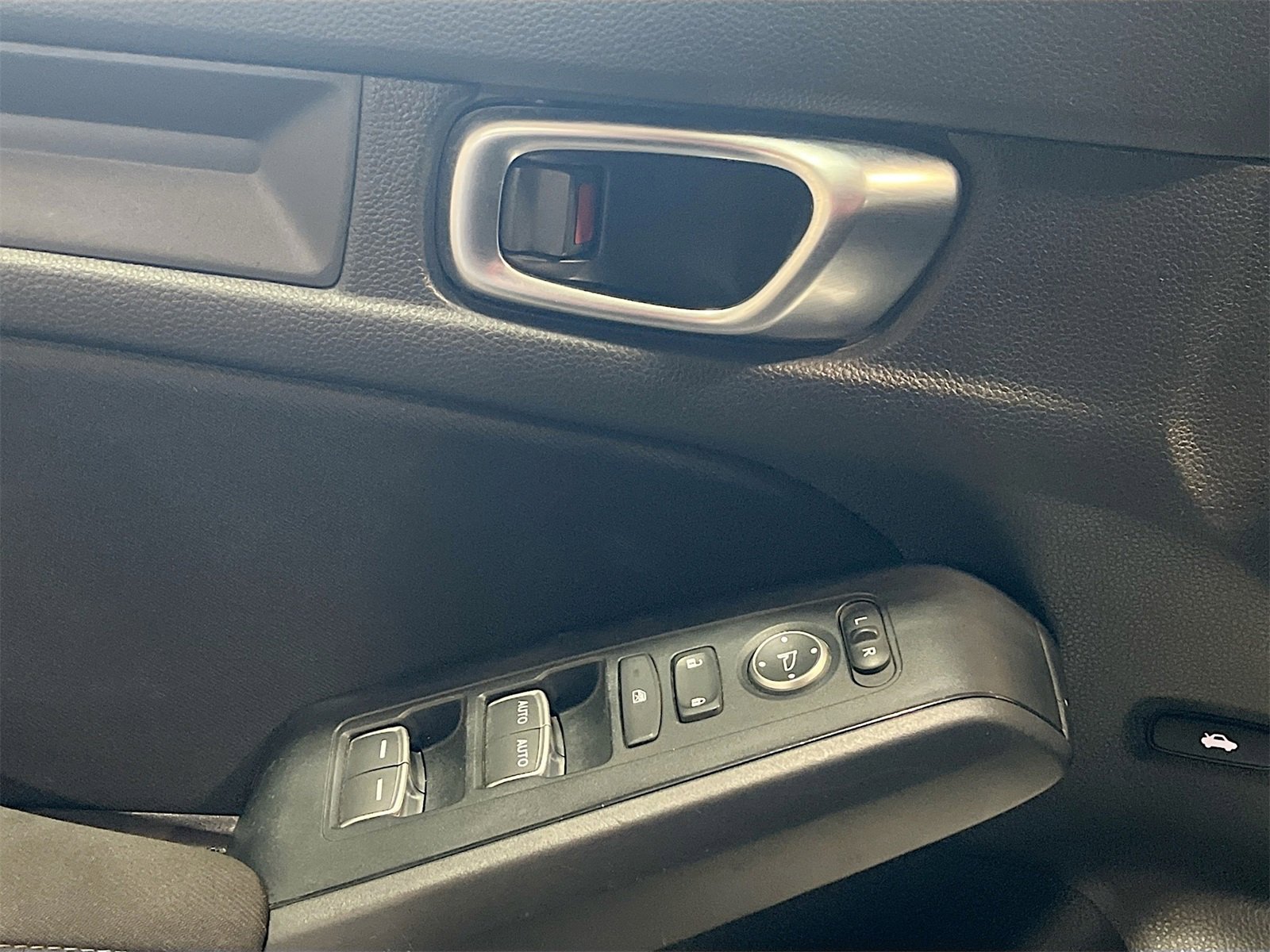 Used 2025 Honda Civic Sport image 17