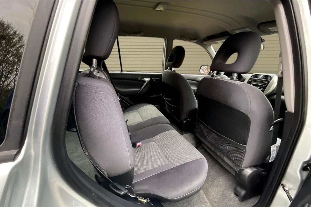 Used 2004 Toyota RAV4 2WD image 24
