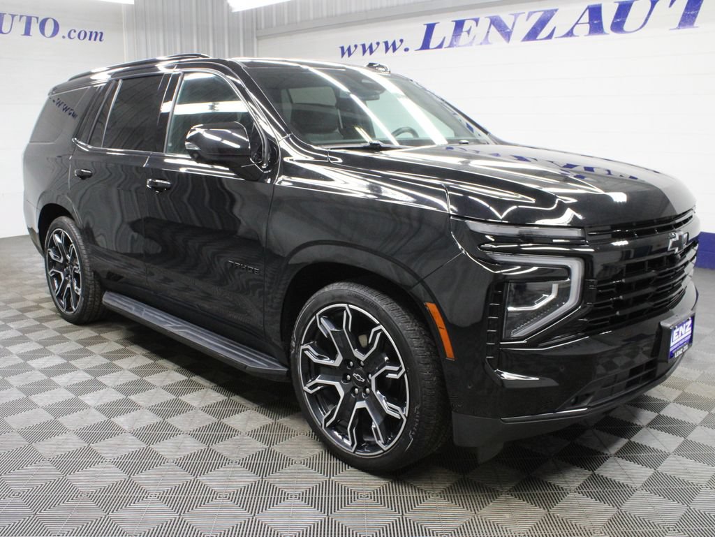 Used 2026 Chevrolet Tahoe RST w/ RST Capability Package AWD/4WD image 3