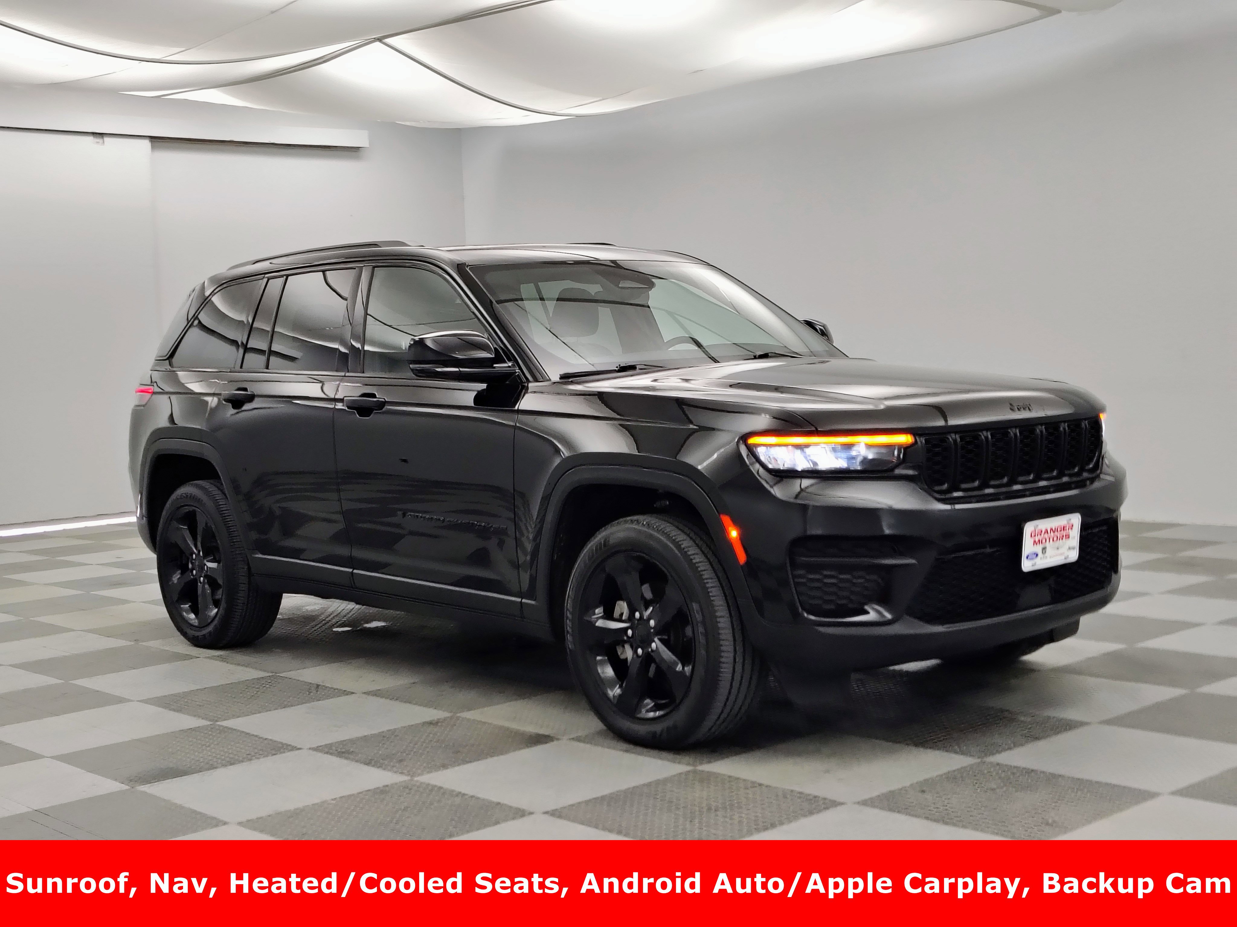 Used 2023 Jeep Grand Cherokee Altitude AWD/4WD image 1