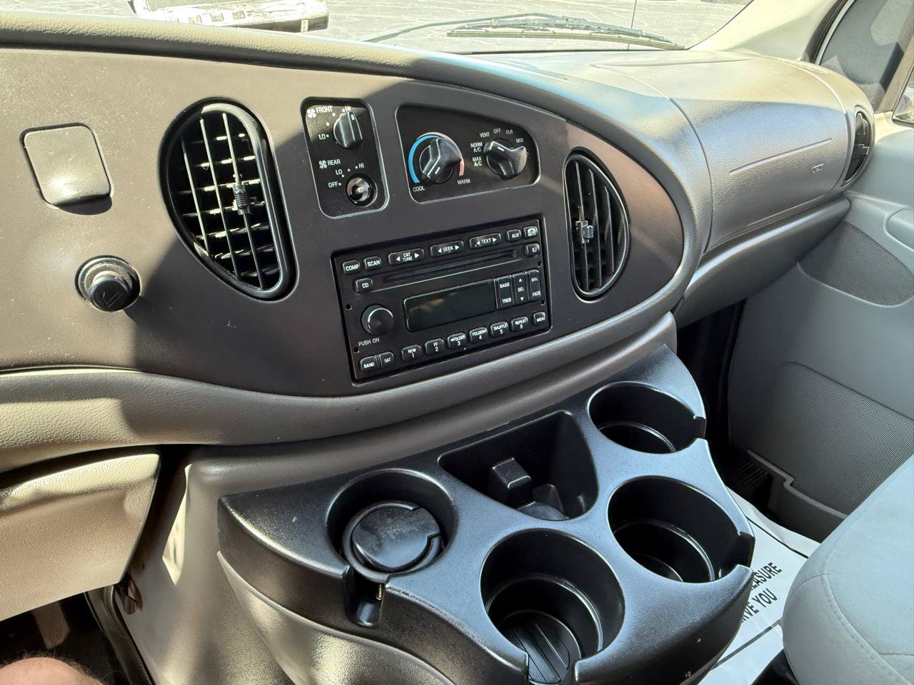 Used 2007 Ford E-350 and Econoline 350 Super Duty RWD image 15