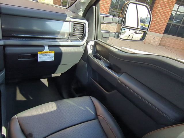 New 2026 Ford F250 Lariat w/ Black Appearance Package image 19